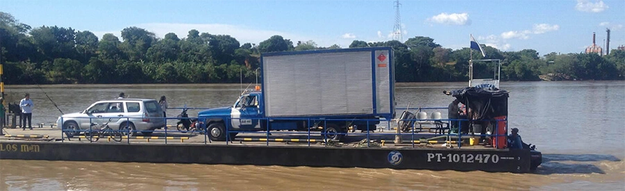 Transporte fluvial en el río Magdalena